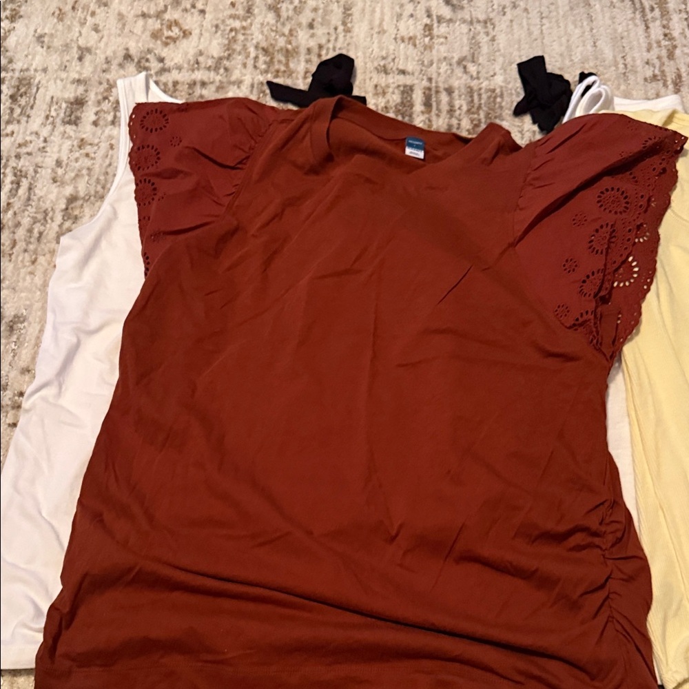 Women's Assorted Color Tops Set - Picture 3 of 7